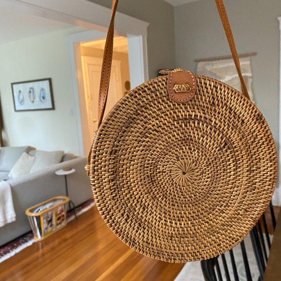 Round Woven/Rattan Purse - Picture 3 of 6